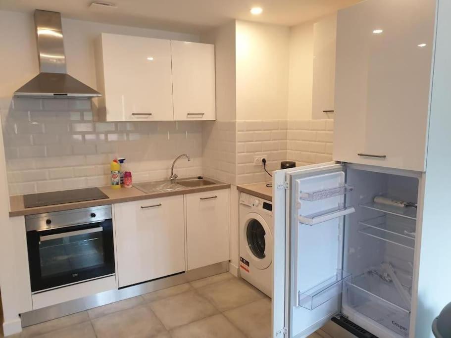Grand Appartement, 2 Ou 3 Ou 4 Pieces, Tramway Sur Place, Proche Gare Sncf St Augustin 5 Min, Aeroport A 7 Min, Ou Allianz Riviera 10 Min, Palais Nikaia 2 Min , Supermarche Sur Place, Parking Possible Si Disponible Ou Payant A 1000 Metre Appartement